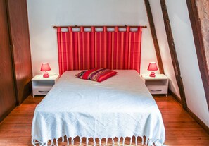 2 bedrooms, iron/ironing board, travel crib - Gîtes de France 2/4 people in Molines (ISPAGNAC)