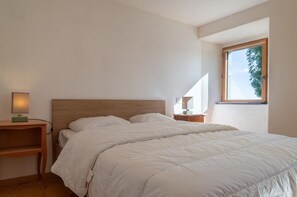 3 bedrooms, travel crib, free WiFi