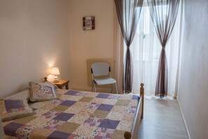 3 bedrooms, iron/ironing board, travel crib, free WiFi