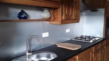 KĂŒhlschrank, Mikrowelle, Ofen, GeschirrspĂŒler