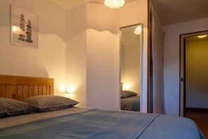 3 bedrooms, iron/ironing board, travel cot, free WiFi - Gite Cantagrel - SAINT-ALBAN-SUR-LIMAGNOLE (SAINT-ALBAN-SUR-LIMAGNOLE)