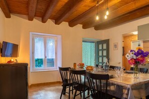 Dining - Gite Cantagrel - SAINT-ALBAN-SUR-LIMAGNOLE (SAINT-ALBAN-SUR-LIMAGNOLE)