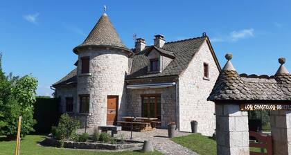 Lou Chastelou Odheteo Ă Aumont Aubrac