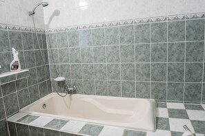 Badewanne, Haartrockner