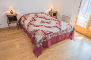 3 Schlafzimmer, Bügeleisen/Bügelbrett, Reisekinderbett