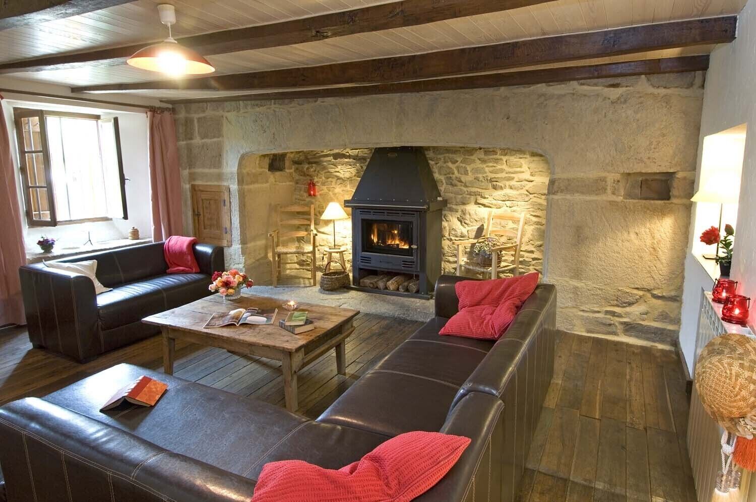 TV, fireplace, DVD player