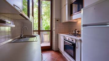 KĂŒhlschrank, Ofen, Herdplatte, GeschirrspĂŒler