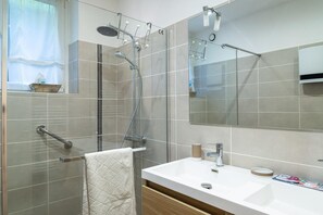 Dusche, Haartrockner