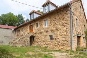Exterior - La Clé des Champs 6/7 persons (SAINT-SYMPHORIEN)
