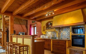 Frigorifero, microonde, forno, lavastoviglie