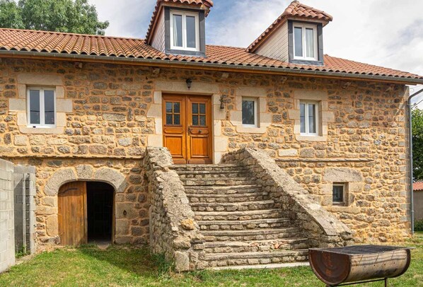 Exterior - La Clé des Champs 6/7 persons (SAINT-SYMPHORIEN)