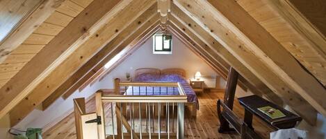 3 slaapkamers, een strijkplank/strijkijzer, reisbedje