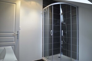 Badewanne, Haartrockner
