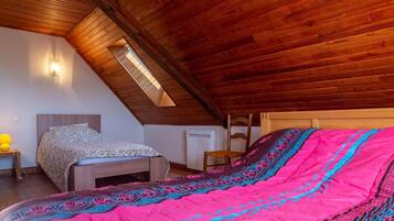 3 bedrooms, iron/ironing board, travel crib, free WiFi