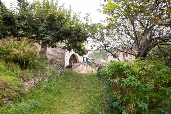Enceinte de lâhĂ©bergement
