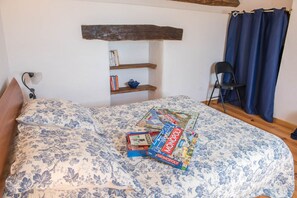 1 bedroom, iron/ironing board, travel cot
