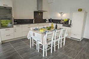 Fridge, microwave, oven, dishwasher