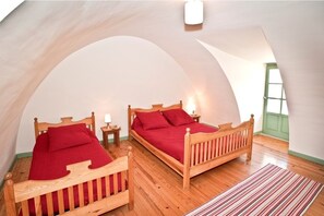3 bedrooms, travel crib, free WiFi