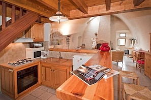 Frigorifero, microonde, forno, lavastoviglie