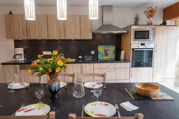 Fridge, microwave, oven, dishwasher