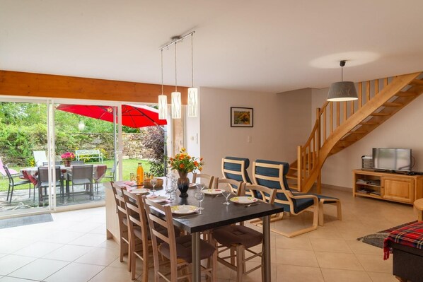 Dining - House (CHADENET)