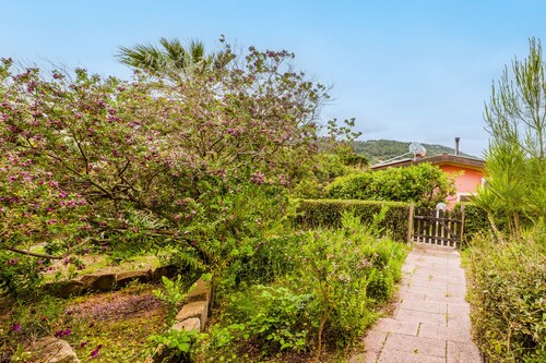 Apartment 'Home Holidays Pintadera 1' with Garden & Wi-Fi