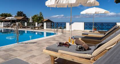 Appartement dans un hÎtel "Sunset Premium Studio A" avec vue sur la mer, piscine partagée et Wi-Fi.