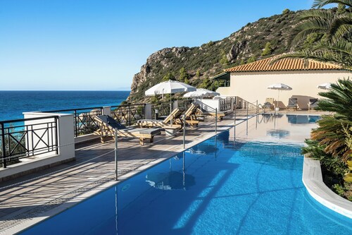 Apartment 'Sunset Premium Studio B' with Sea View, Shared Pool & Wi-Fi