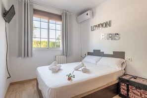 4 chambres, fer et planche à repasser, Wi-Fi gratuit, draps fournis