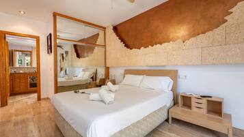 4 makuuhuonetta, silitysrauta/-lauta, ilmainen Wi-Fi, vuodevaatteet