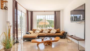 Télévision, table de tennis de table