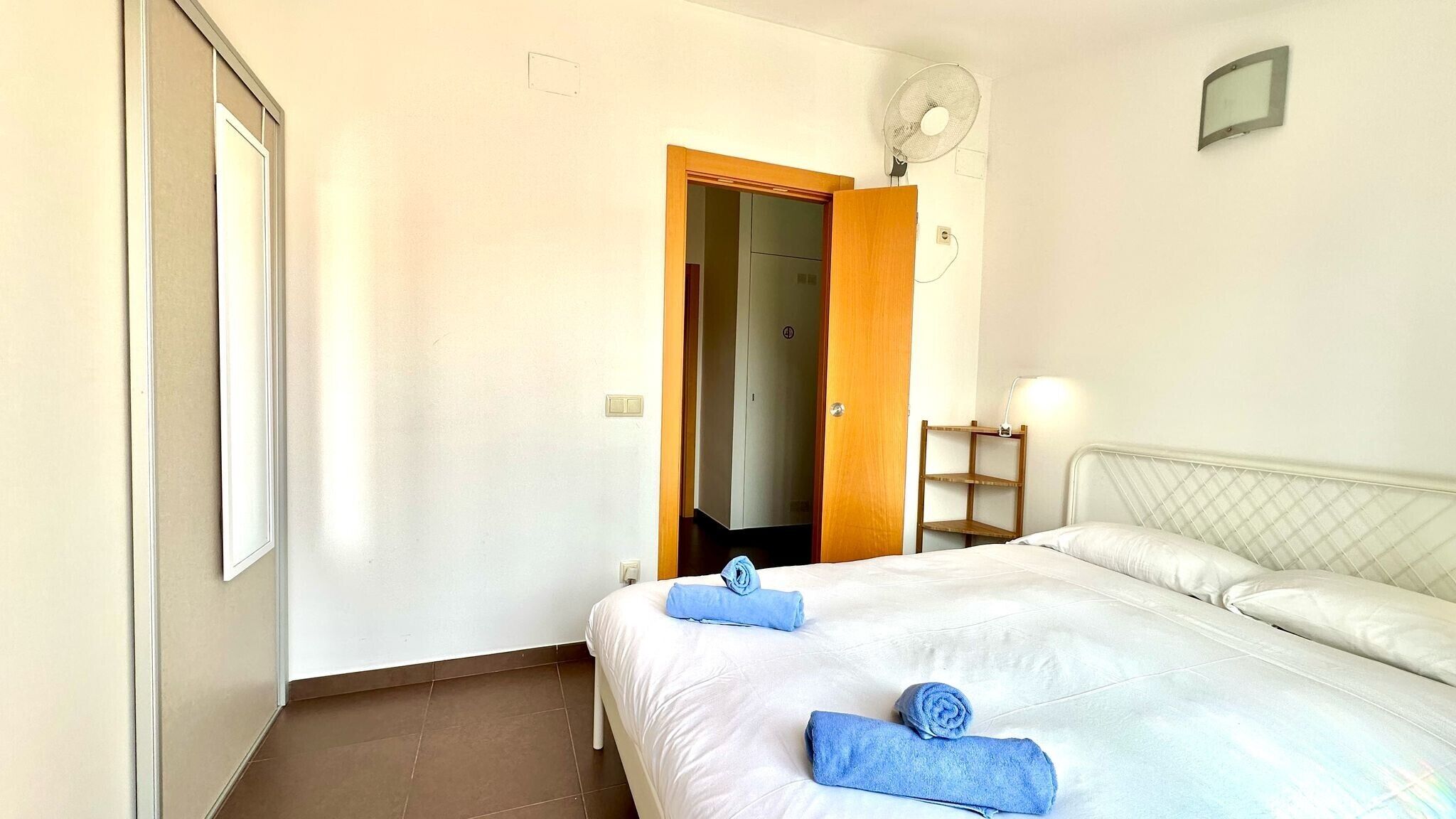 2 chambres, fer et planche à repasser, Wi-Fi gratuit, draps fournis
