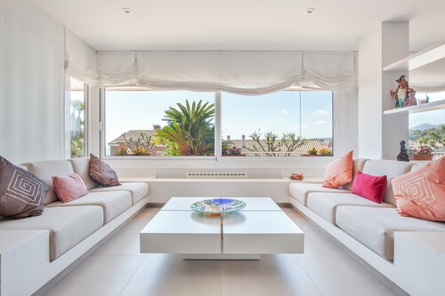 Villa 'Berganti' with Private Pool, Wi-Fi, and Air Conditioning