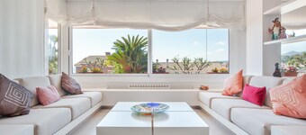 Villa 'Berganti' met privézwembad, wifi en airconditioning