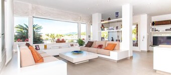 Villa 'Berganti' with Private Pool, Wi-Fi and Air Conditioning