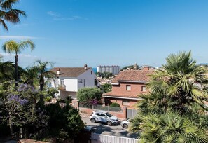 Exterior - Villa 'Berganti' with Private Pool, Wi-Fi, and Air Conditioning (Canet de Mar)