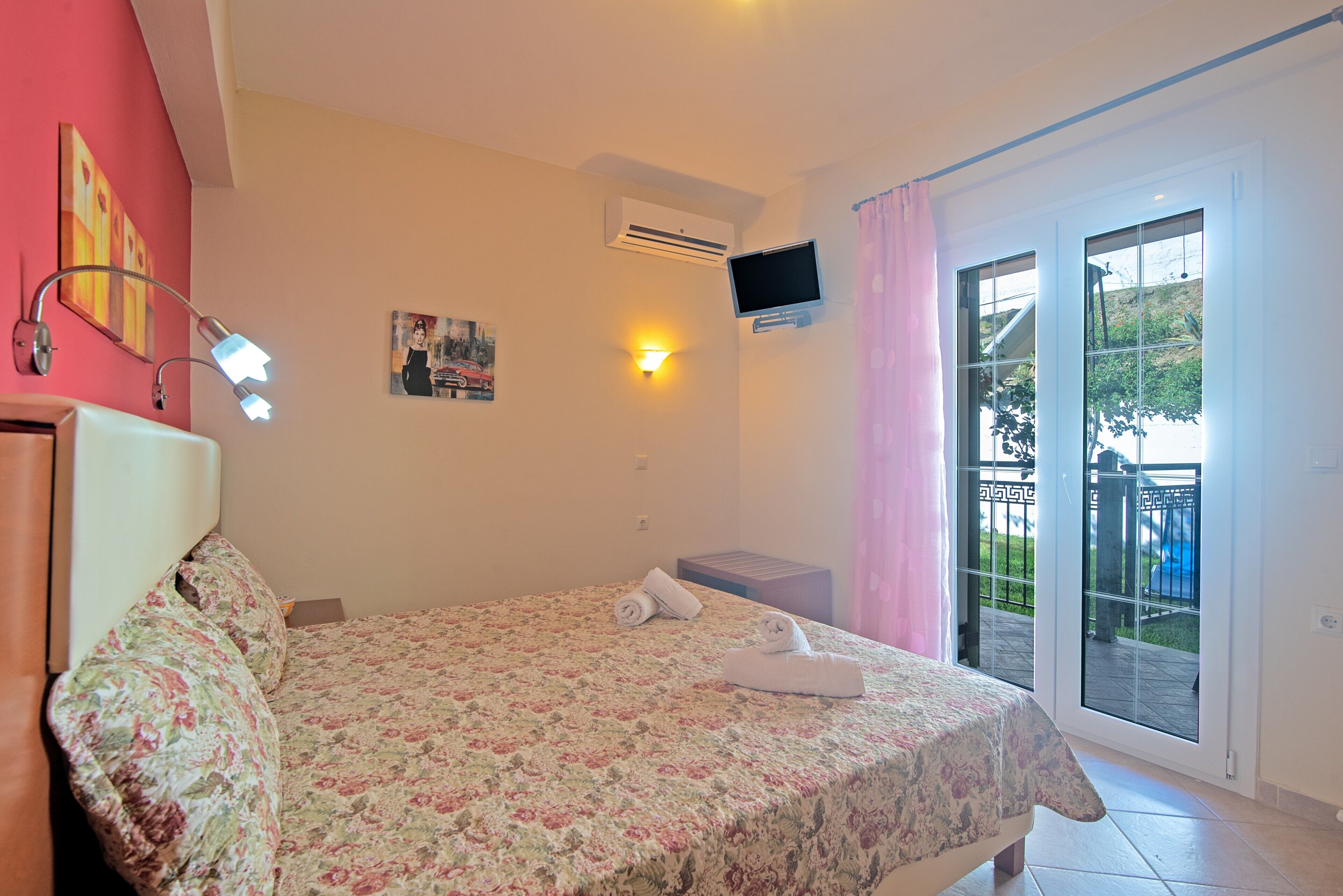 1 bedroom, free WiFi, bed sheets