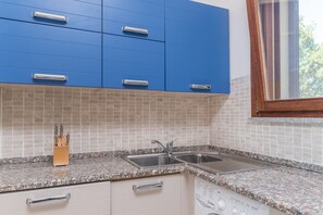 Refrigerador, horno, parrilla de estufa y lavavajillas 