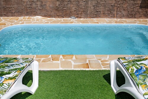Haustierfreundliches Ferienhaus Casa La Teja 1 mit Pool, Garten und WLAN