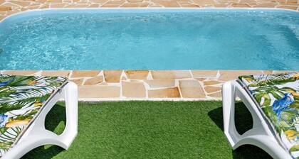 Haustierfreundliches Ferienhaus Casa La Teja 1 mit Pool, Garten und WLAN