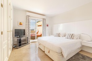 3 bedrooms, iron/ironing board, free WiFi, bed sheets - Holiday apartment  for rent PuertoBanus (Marbella)