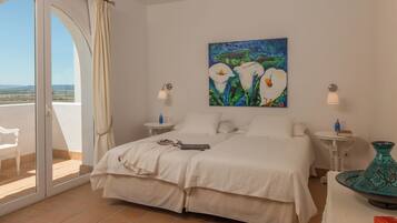 3 chambres, fer et planche à repasser, Wi-Fi gratuit, draps fournis