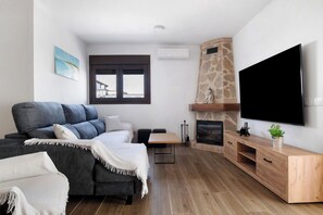 Télévision, cheminée