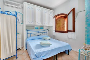 1 bedroom, iron/ironing board, bed sheets