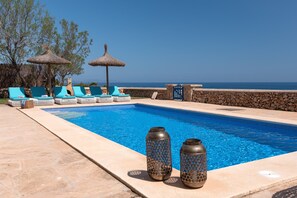 Pool - Holiday Home 'Villa Domus Alba AB' with Sea View, Pool & Wi-Fi (Felanitx)