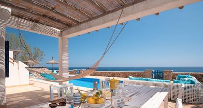Holiday Home 'Villa Domus Alba AB' with Sea View, Pool & Wi-Fi