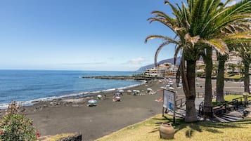 Una spiaggia nelle vicinanze