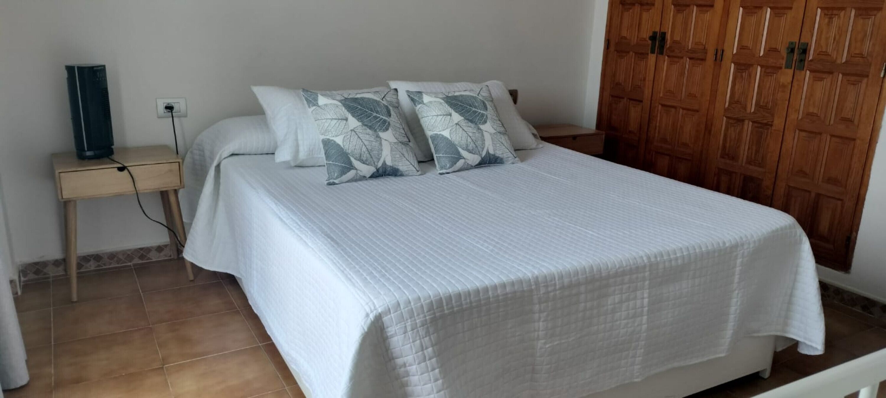 1 slaapkamer, een strijkplank/strijkijzer, gratis wifi, beddengoed