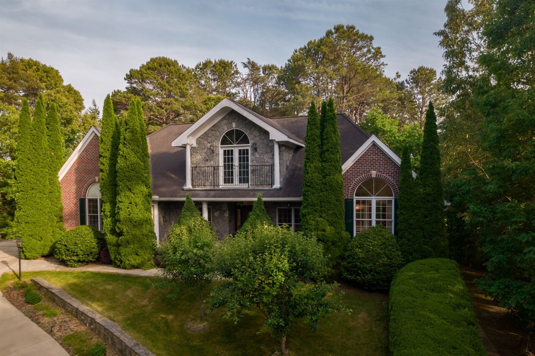 Castle In The Sky - Luxurious Golf Course Home w/Hot Tub On the 7th Hole
