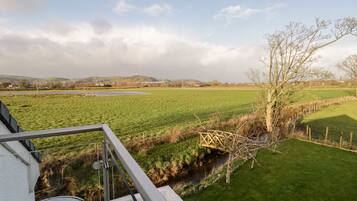 Cottage | Property grounds